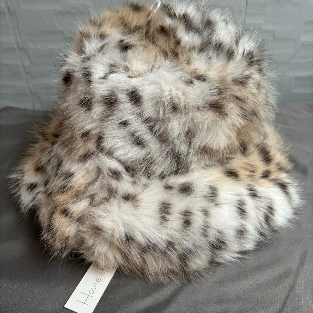 NWT House‎ Of Harlow 1960 Fluffy Tech Bucket Hat Women\'s Cream 100% Polyester NWT House Of Harlow 1960 Fluffy Tech Bucket Hat Women main image 3